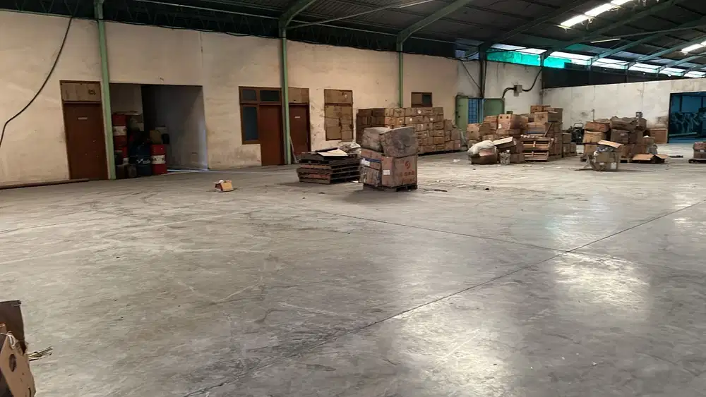 Di jual gudang di legok strategis jarang ada sangat terawat