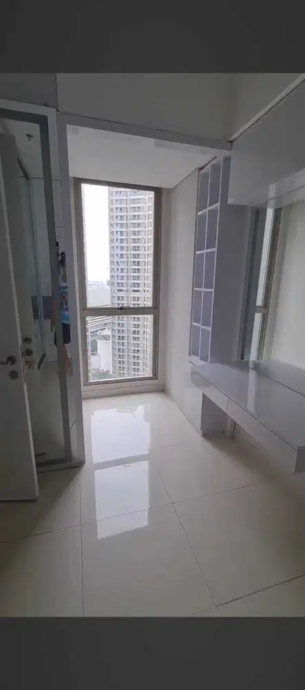 Apartemen Taman Anggrek 1BR Semi Furnish Jakarta Barat
