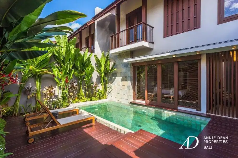 FREEHOLD RESIDENCE COMPLEX OF 5 PRIVATE VILLAS IN SEMINYAK