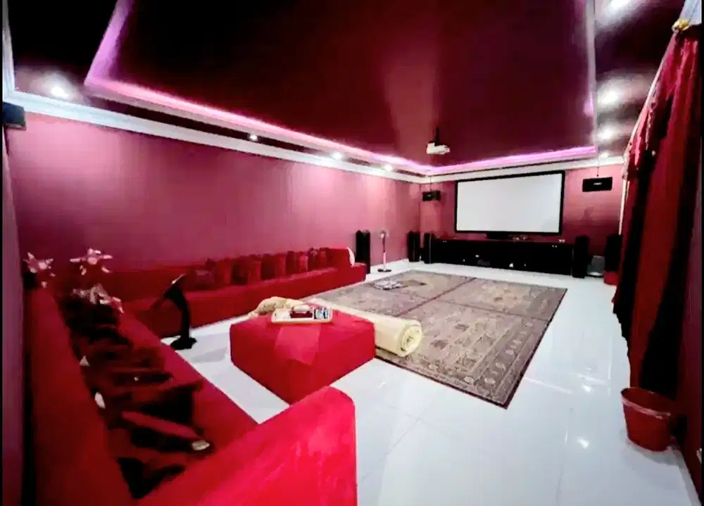 RUMAH MEWAH ADA SWIM POOL DAN HOME THEATRE DI CINERE KOTA DEPOK