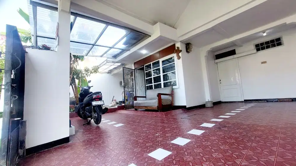 RUMAH MURAH DEPAN TAMAN DI GRIYA LOKA BSD TANGSEL