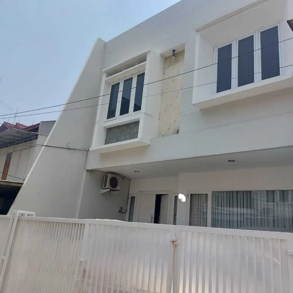 Dijual rumah di komplek walikota kelapa gading jakarta utara