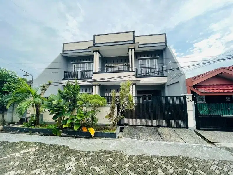 Rumah Mewah 2 Lantai Dalam Komplek Lokasi 5 Menit ke CBD Mall Ciledug