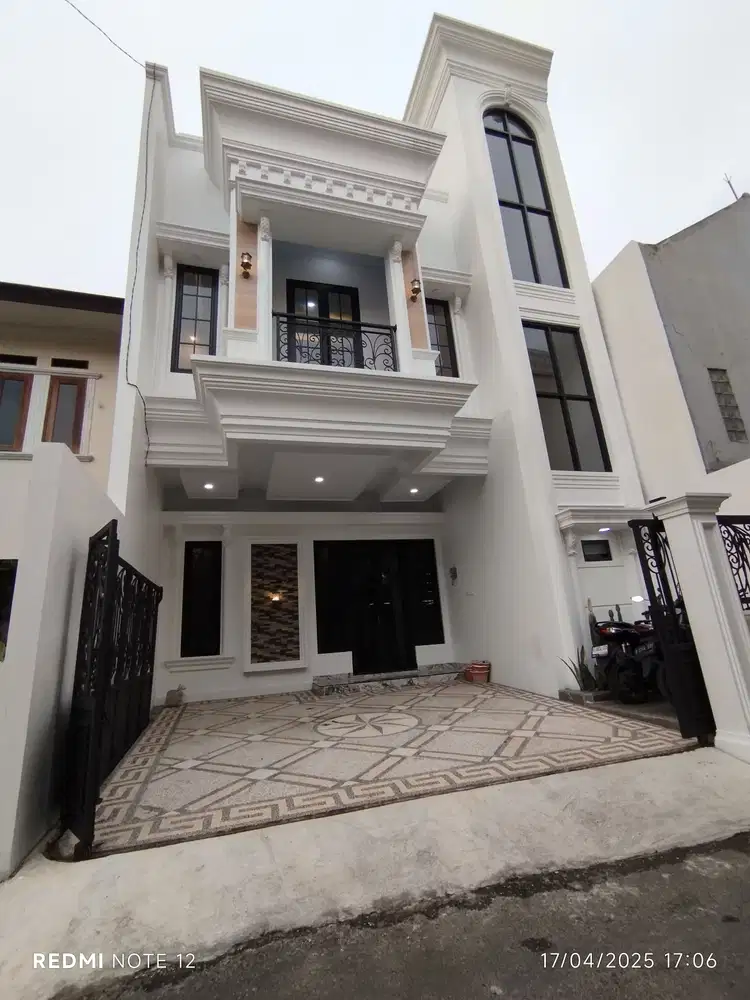 Rumah Mewah American Classic Jagakarsa Jakarta Selatan