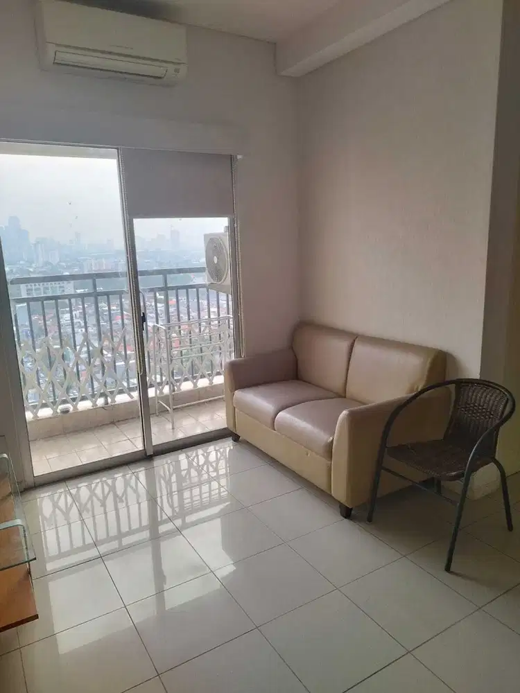 Jual Apartemen Cosmo Terrace 2 BR Semi Furnished Near MRT Bundaran HI