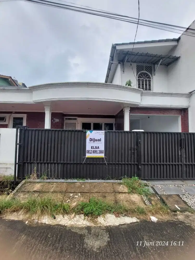 Rumah Bagus 2 Lantai Dekat Pintu Tol Cijago