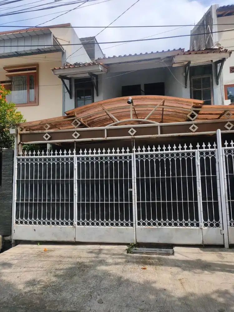 RUMAH STRATEGIS DI SARIJADI SUKASARI DEKAT KAMPUS MARANATHA PASTEUR