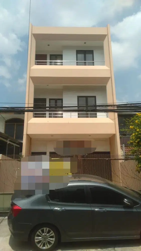 Rumah 3 Lantai di Kelapa Sawit Kelapa Gading