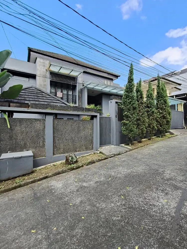 DIJUAL MURAH RUMAH HOMEY KLASIK KAWASAN PERUMAHAN XCLUSIVE GEGERKALONG