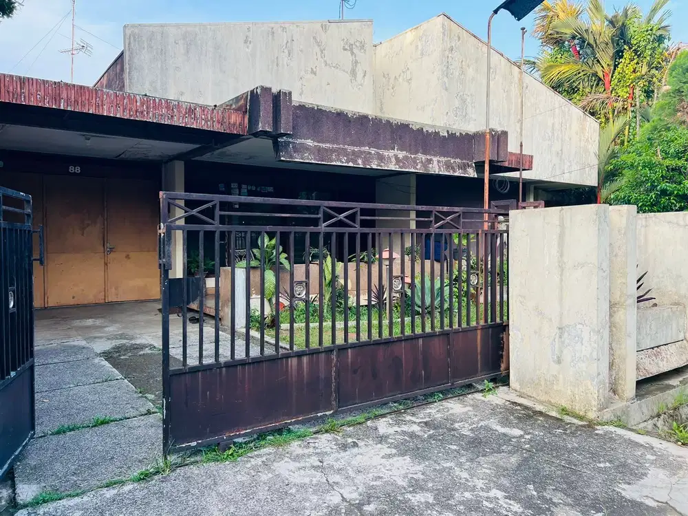 Rumah Heritage Di Tengah Kota di Sempur Kaler