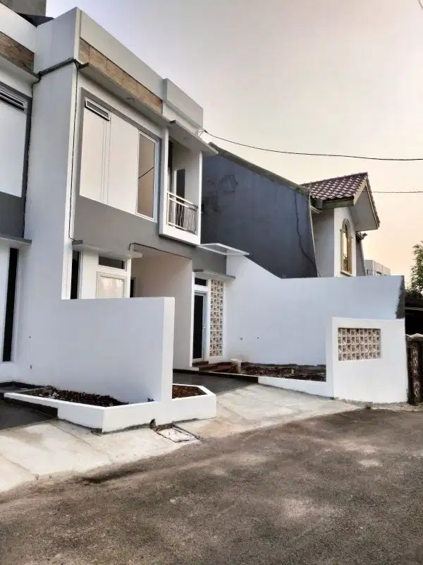 Dijual rumah 2/3 lantai lokasi dekat Danamon starvision jakarta pusat