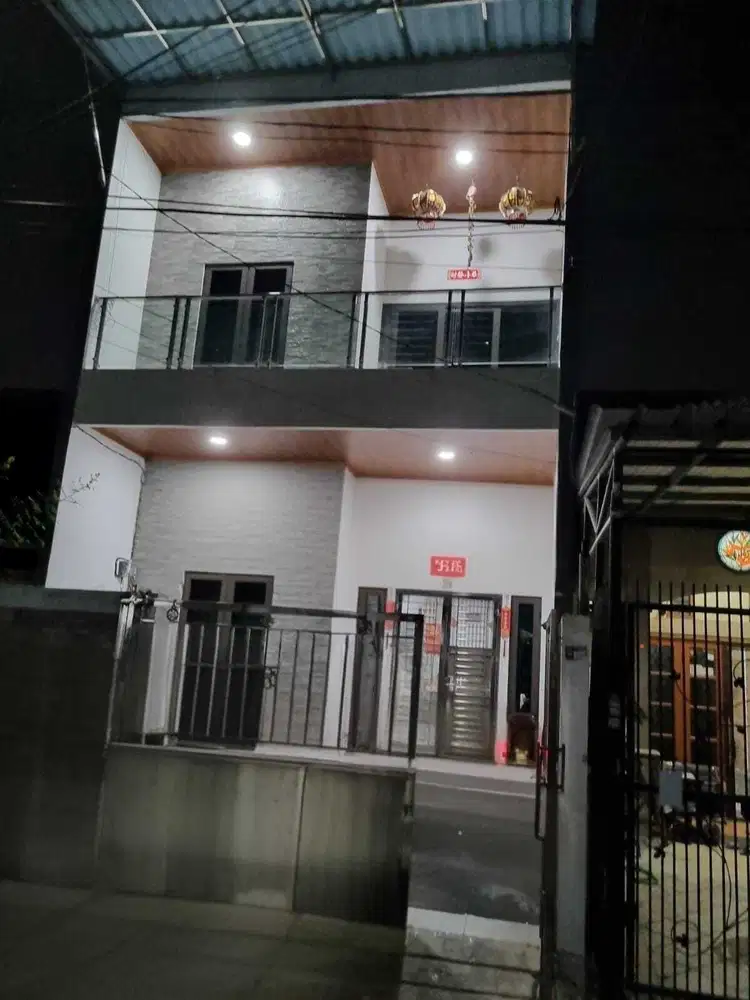 Rumah Cantik 2.5 Lantai di Citra 3, 2.5 Lantai, Semi Furnished!
