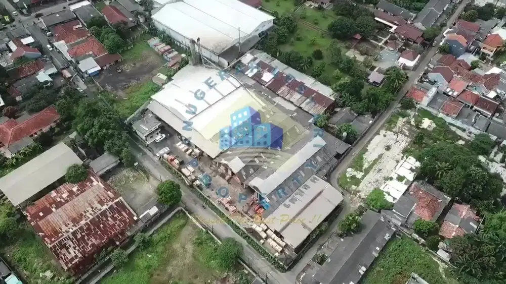 Pabrik di Jalan Raya Cukanggalih - Curug Tangerang, Banten.