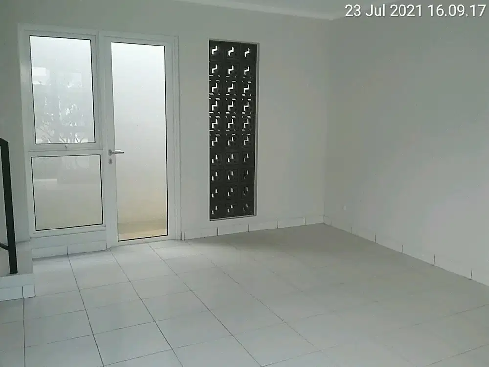 Disewakan Rumah Siap Huni di Cluster Dayana Summarecon