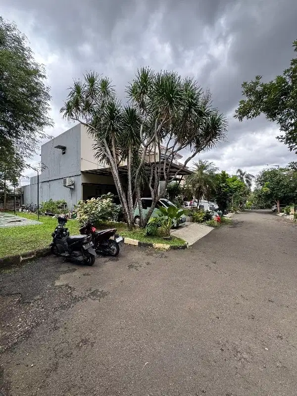 MODERN TROPICAL TOWNHOUSE DI KEBAGUSAN JAGAKARSA