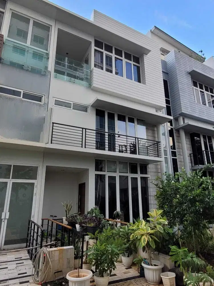Dijual town house di Kemayoran
