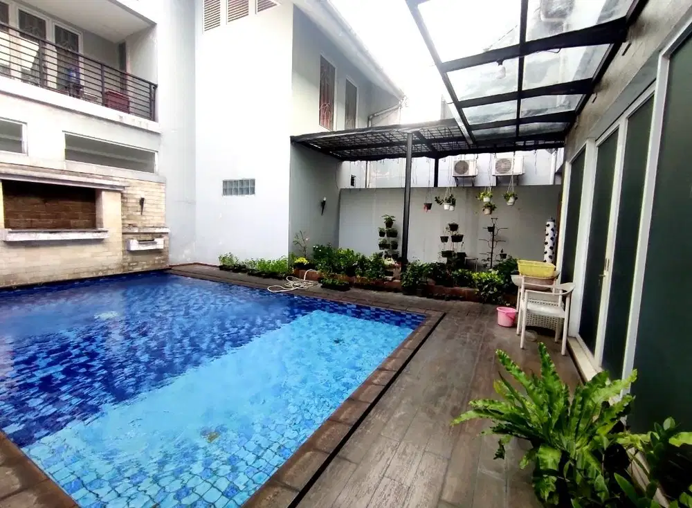 RUMAH DI DELATINOS BSD SERPONG MEWAH MURAH LUAS ASRI ADA KOLAM RENANG