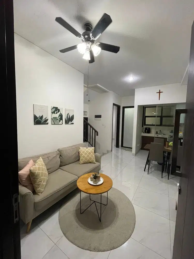 JUAL RUGI, Rumah Cantik Full Furnish Terawat Siap Huni, SHM