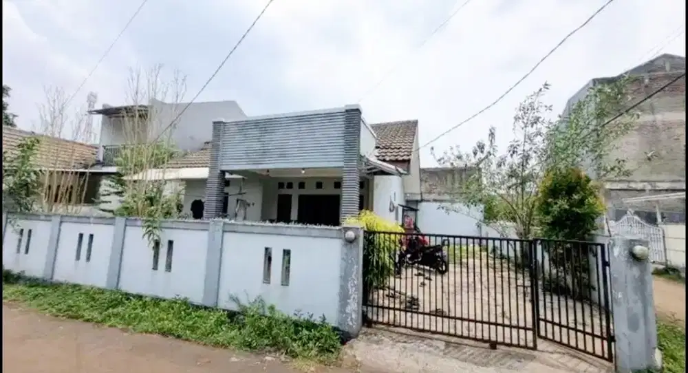 RUMAH HOOK HALAMAN LUAS DI CIATER PERMAI KEC SERPONG TANGSEL