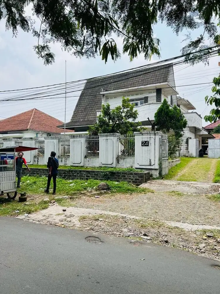 Rumah Tua Heritage Model Kolonial Cocok Buat Cafe Di Taman Kencana