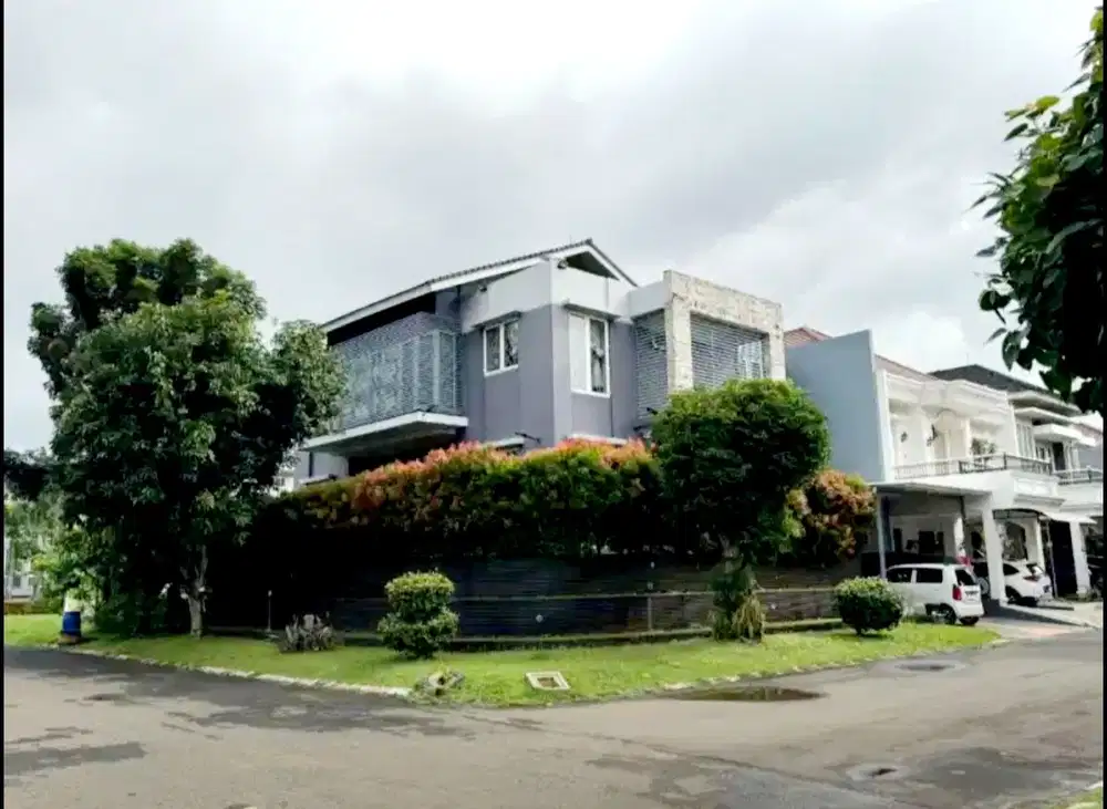 RUMAH HOOK 3 LANTAI DI ALAM SUTERA SERPONG UTARA TANGSEL