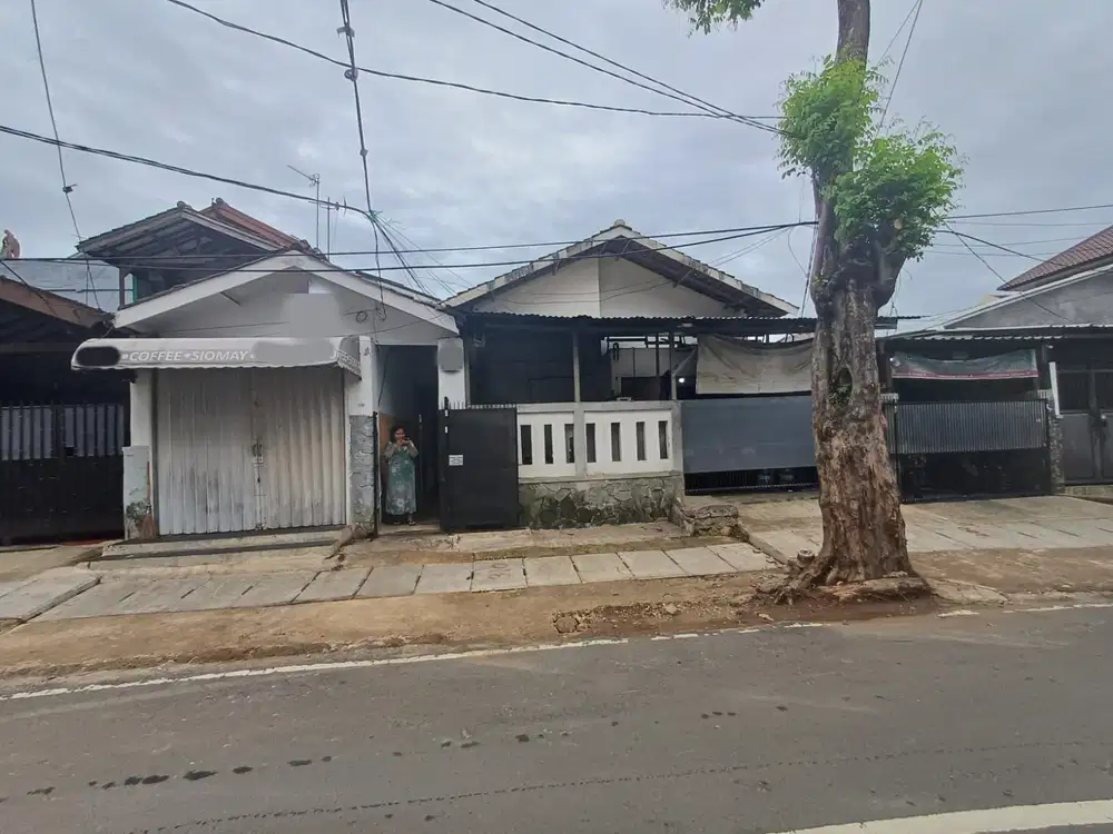 RUMAH BESAR PINGGIR JALAN..! CEMPAKA PUTIH