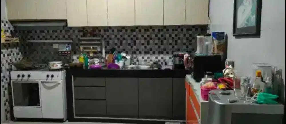 Dijual Rumah 2 Lantai Bagus di Taman Holis Indah, Bandung