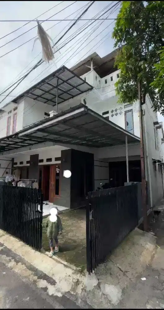 Dijual Rumah Asri 3 LantaiDi Antapani