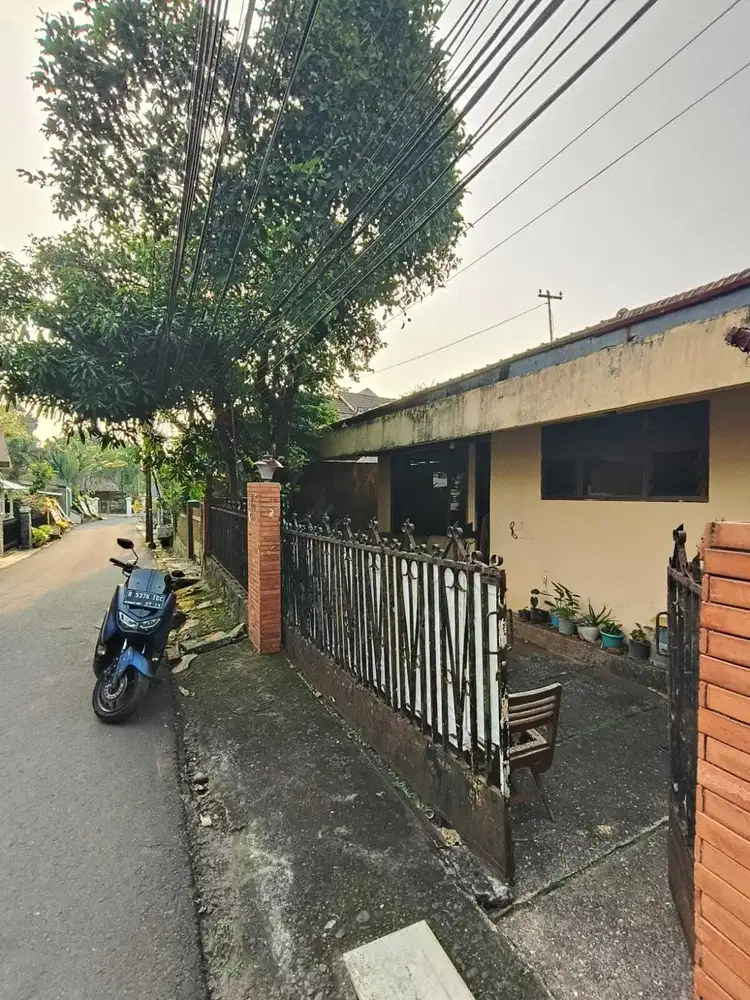 Rumah Tua Hitung Tanah Akses 2 Mobil Pejaten Timur - Kalibata