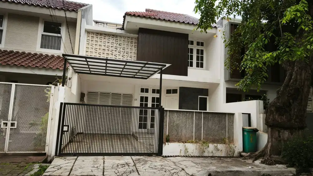 Rumah Siap Huni Akses  2 Mobil Lokasi Strategis Dalam Komplek di Tebet