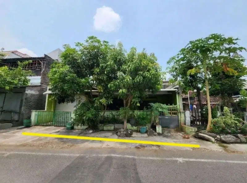 Rumah Terawat 1.5 Lantai Dekat Saba Buana Sumber Solo (GH)