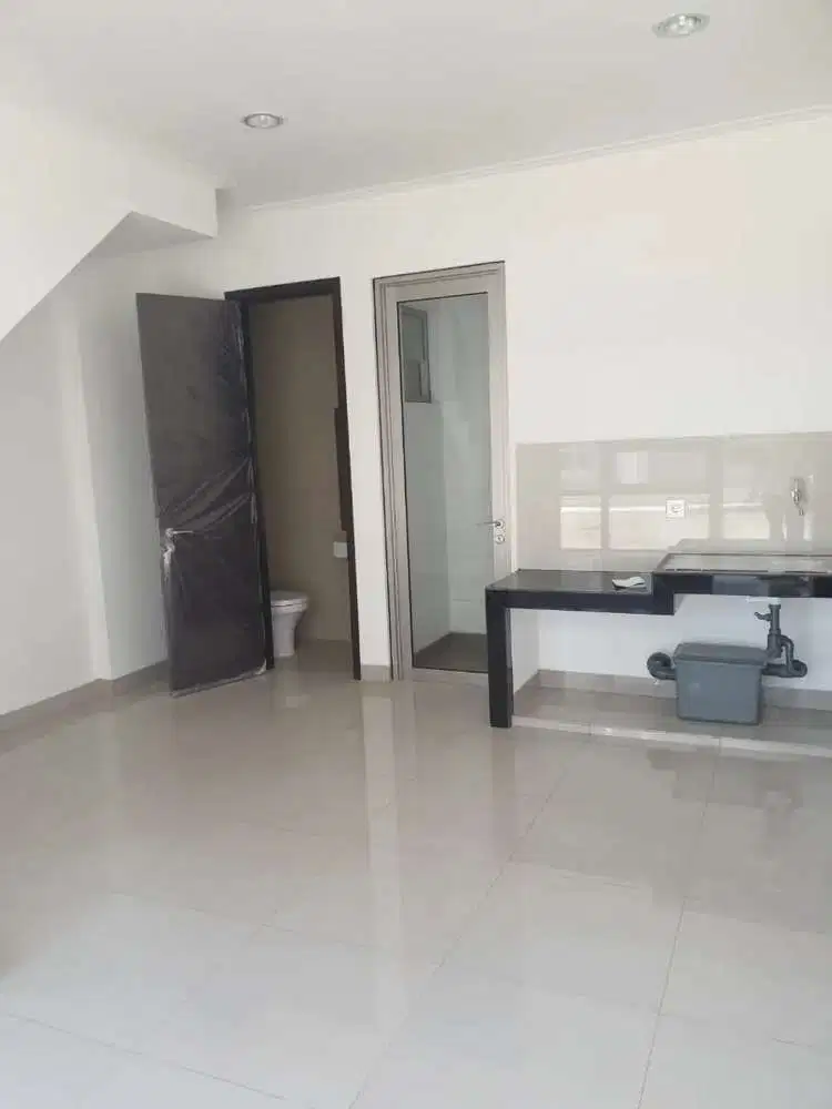 Di jual rumah di pik 2 tahap 1 ready to use