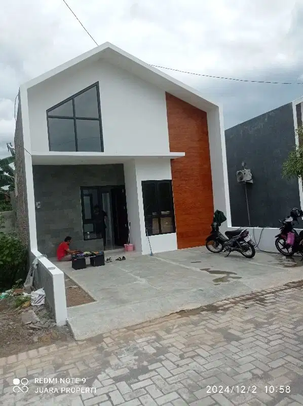 RUMAH CLUSTER SOLO BARU