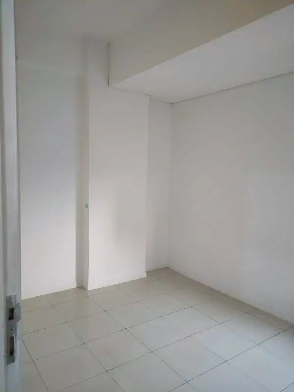 Apartemen green lake sunter 2 kamar kosong + AC 1 Lt.rendah