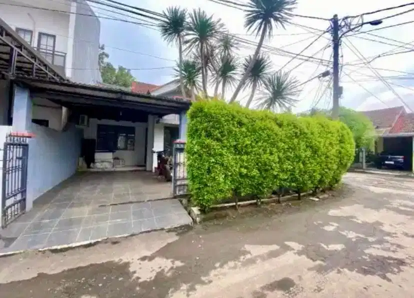 Dijual rumah luas tanah besar hoek di Graha Bintaro Jaya Tangsel