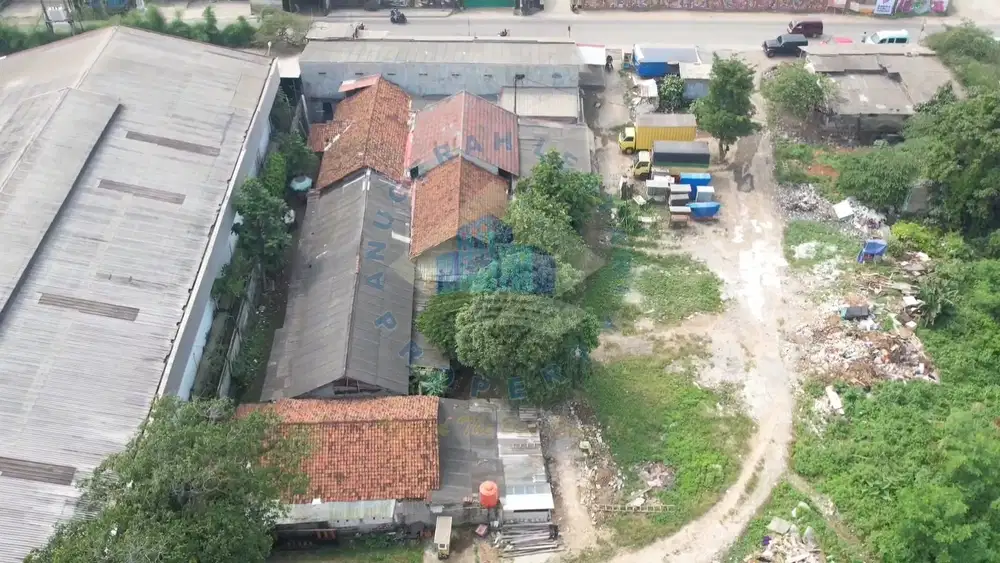 Tanah Di Legok Di Jalan Raya Legok-Karawaci, Tangerang - Banten.