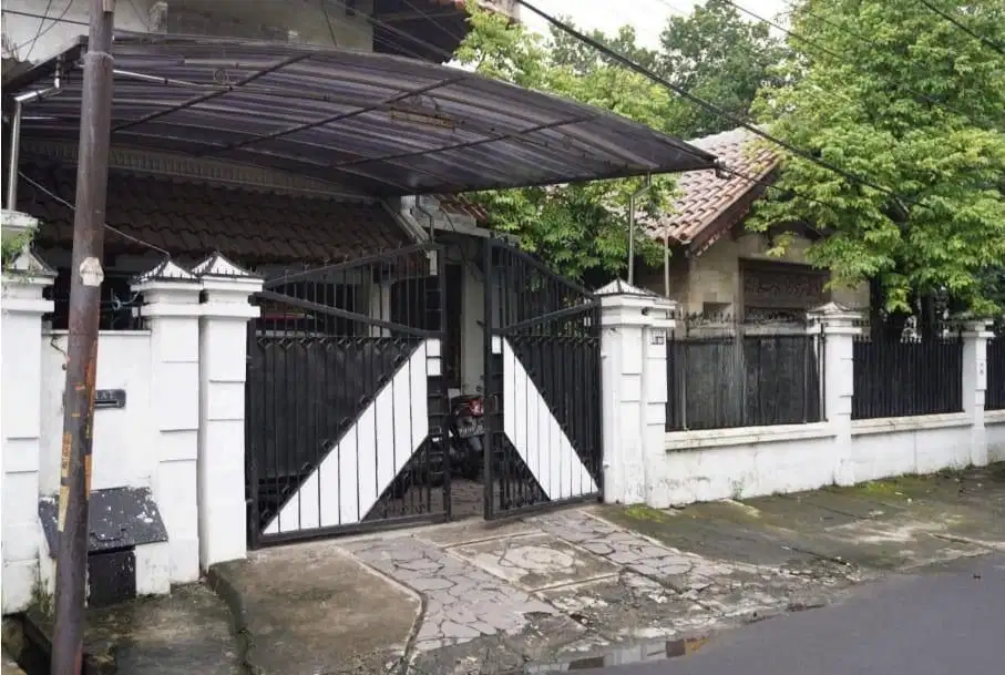 RUMAH di Rungkut Asri Utara Surabaya Muraahh hitung tanah