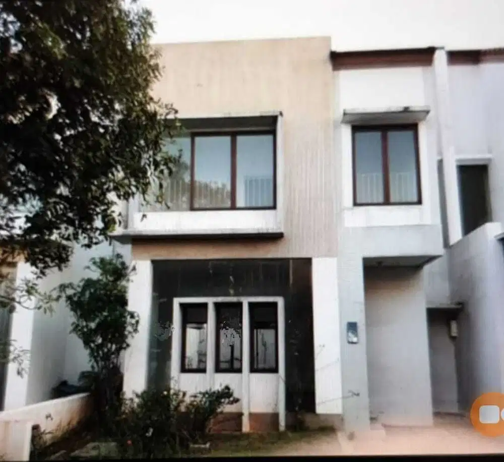 Dijual Rumah 2 Lantai di JGC, Cluster Alamanda, (e0050off)