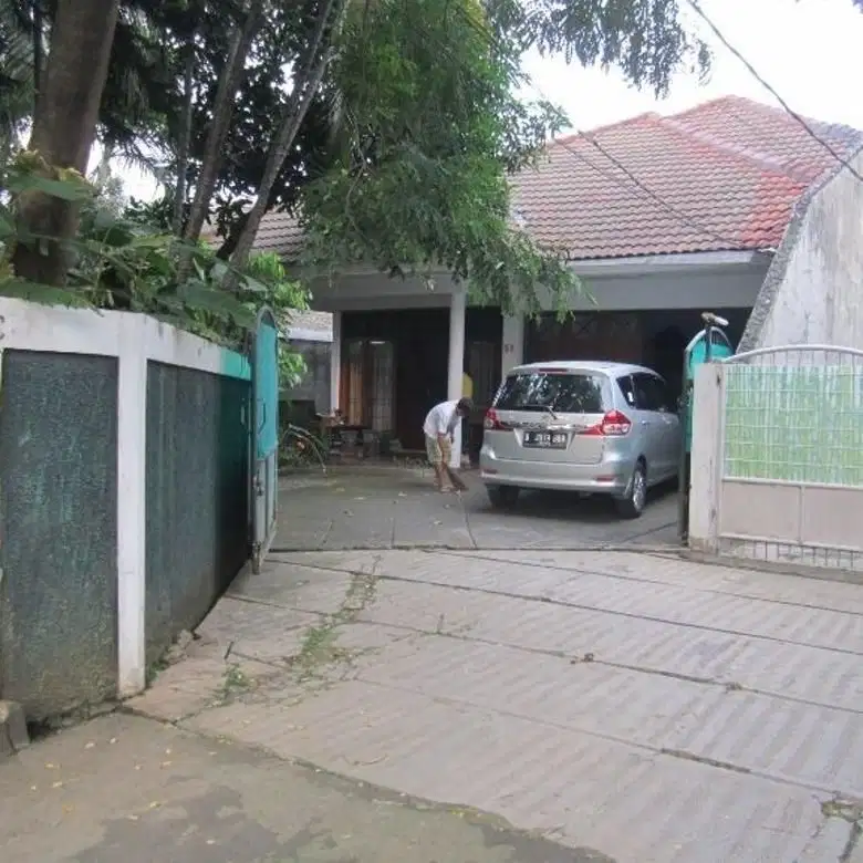 Rumah Taman , Asri, 506/400, 5 Kt, Siap Huni Di Batu Ampar Condet