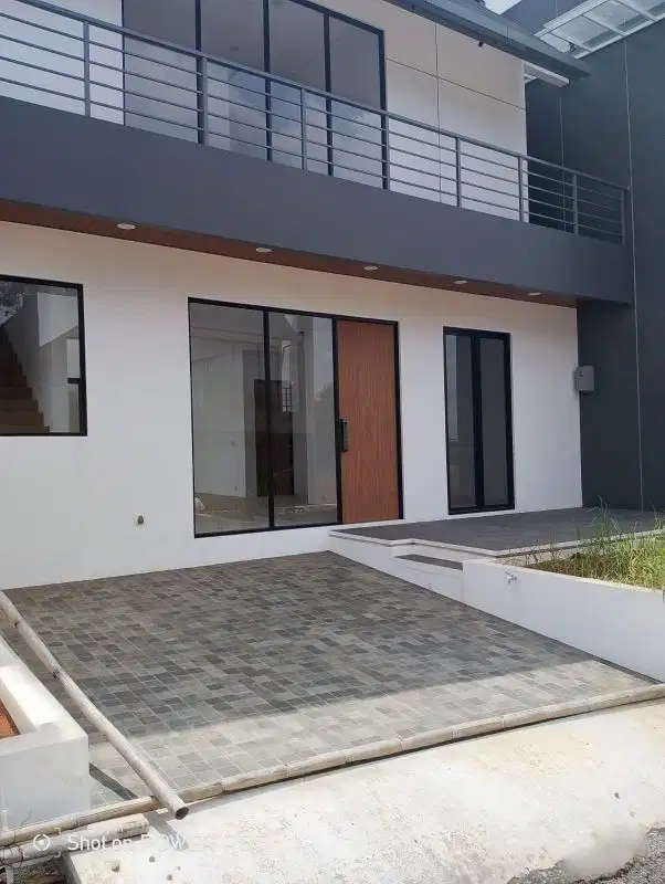 Dijual rumah mewah 2 lantai di perumahan Dago masuk kodya bandung