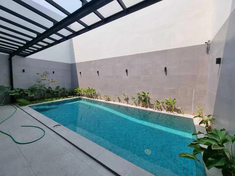 Rumah Pantai indah kapuk 10x30 3lt ada POOL BRAND NEW furnish mewah