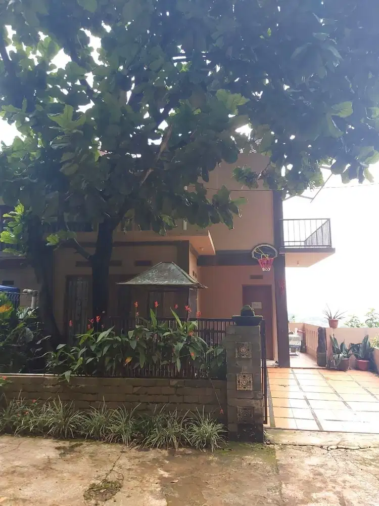 Rumah Siap Huni View Kota Bandung di Cikutra Bojongkoneng Utara