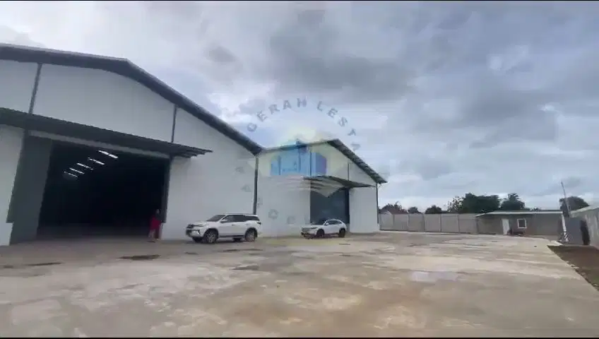 DISEWAKAN PABRIK BARU ZONA INDUSTRI 11KM KE TOL LEGOK