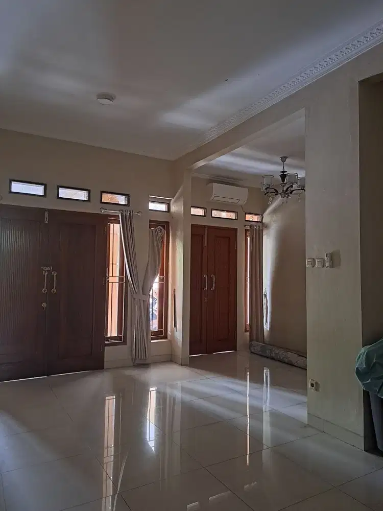 Rumah cantik terlaris dekat akses tol dan stasiun di Grand Depok City