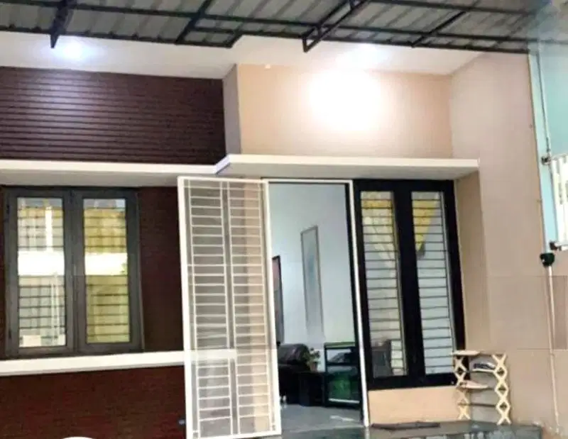 Dijual rumah 3lantai full di Citra Garden 1