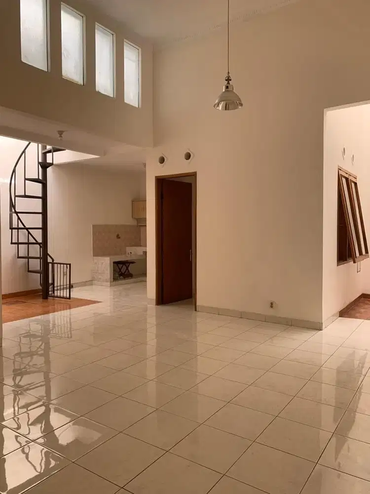 DIJUAL MURAH Rumah bagus siap huni di Taman Kopo Indah 3