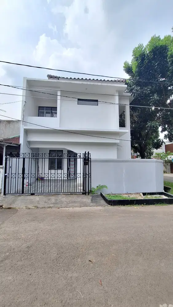 Dijual Rumah Hoek Bangunan Baru di  Sektor 6 Gading Serpong