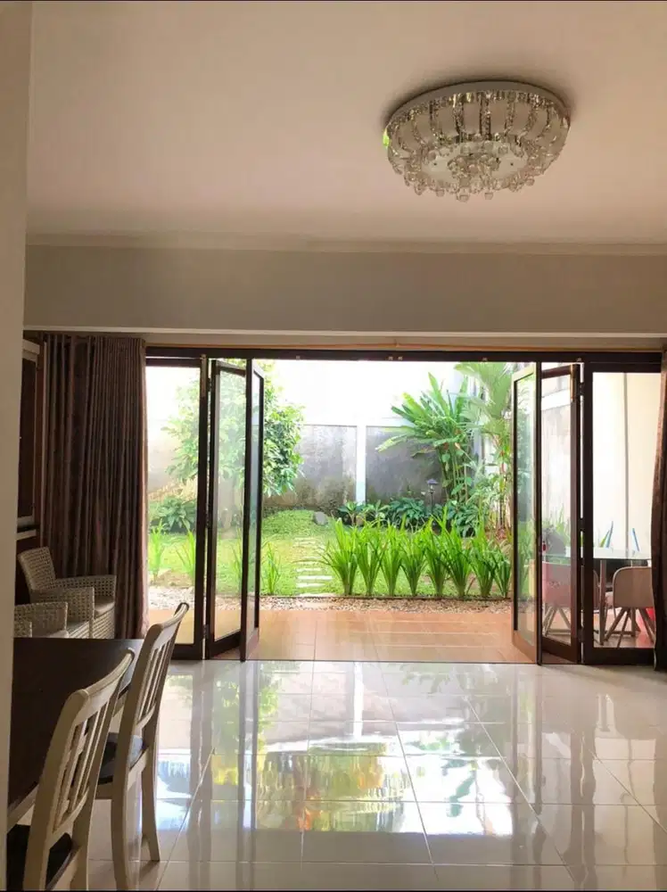 Rumah 2 Lantai Furnish Dalam Cluster Favorit Discovery Bintaro