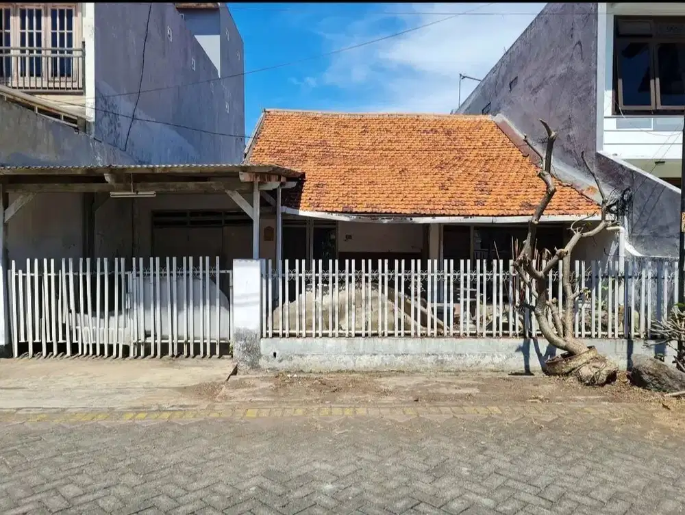 JUAL MURAH RUMAH TENGGILIS HITUNG TANAH COCOK UNTUK DIBANGUN KOS