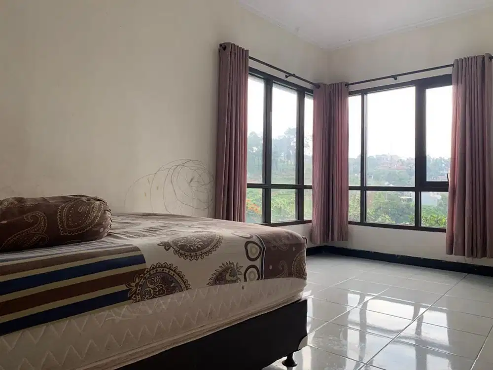 Rumah view bagus siap huni di Komplek Mega Regency, Cicaheum